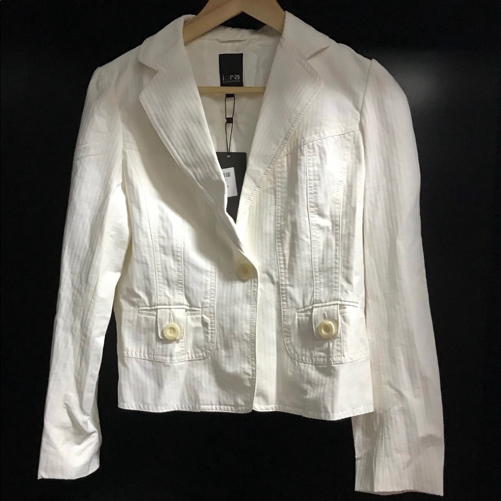 BNWT iora executive white blazer